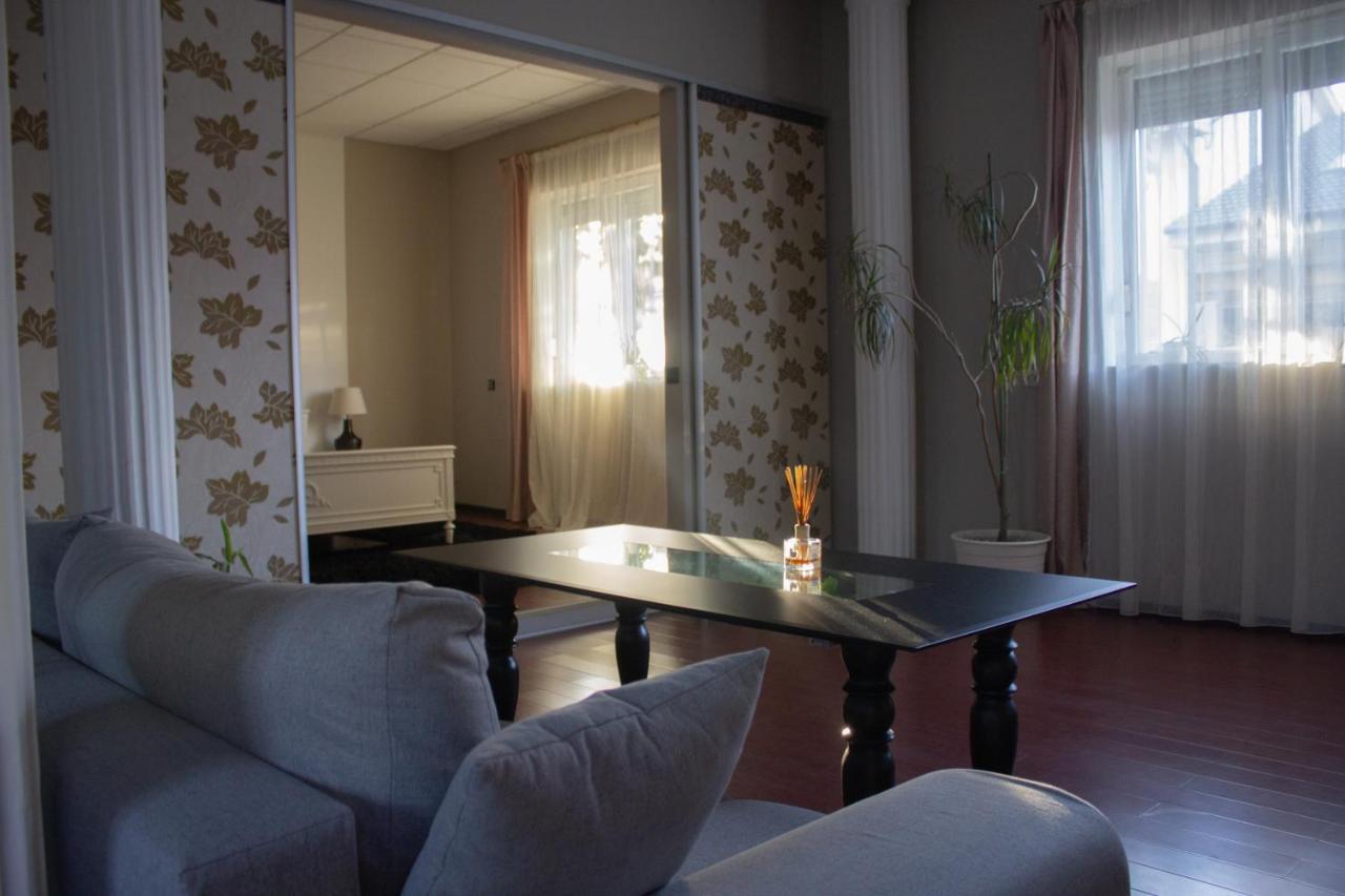 Yox Apartment 1 Орадя Экстерьер фото